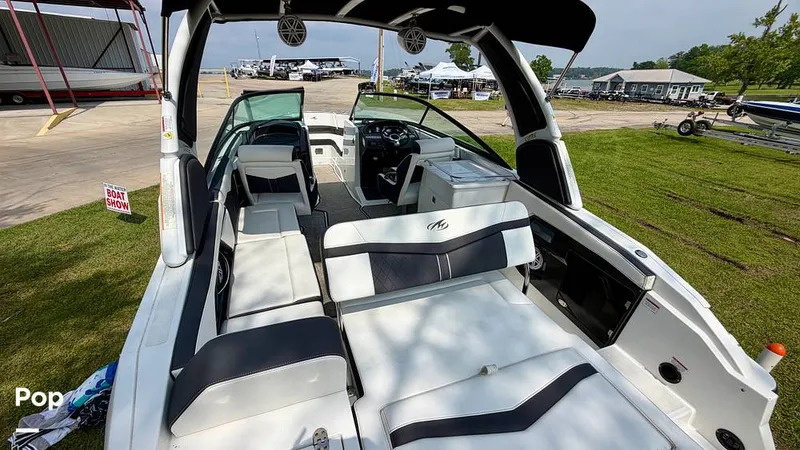 Slide: The Image of Monterey Elite Series 258 SS 2022 - 16374016