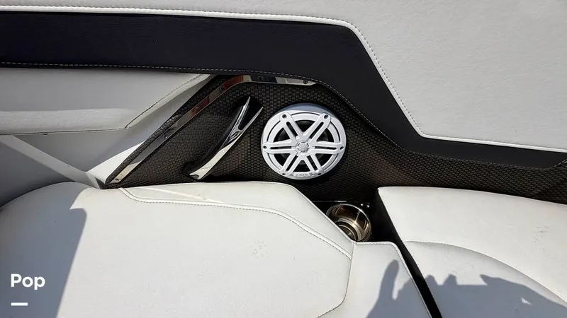 Slide: The Image of Monterey Elite Series 258 SS 2022 - 16374001