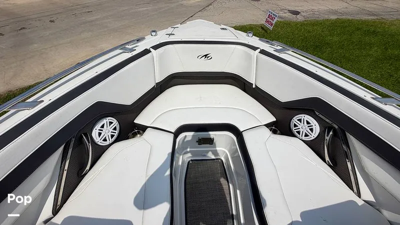 Slide: The Image of Monterey Elite Series 258 SS 2022 - 16374000