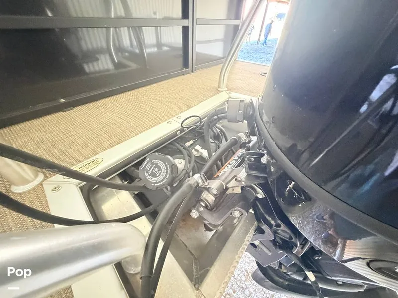 Slide: The Image of Bentley Pontoons 223 Swingback 2021 - 16477848
