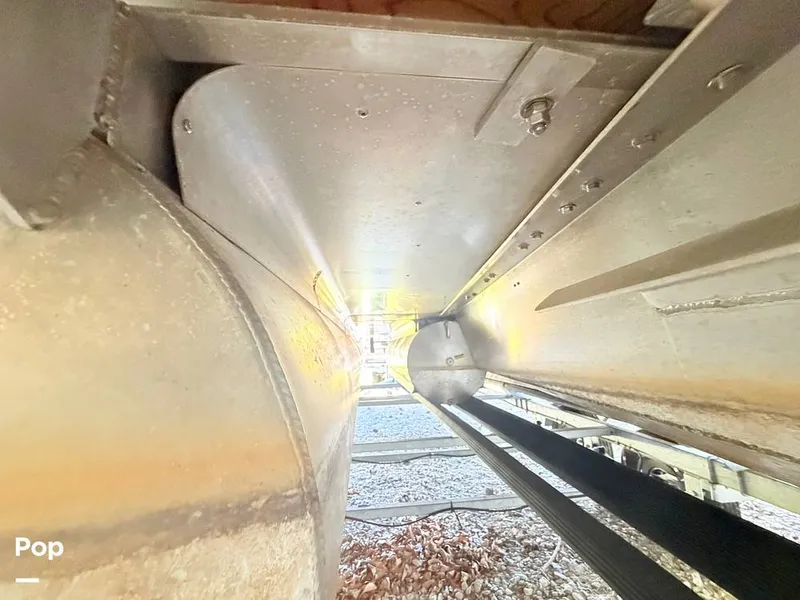 Slide: The Image of Bentley Pontoons 223 Swingback 2021 - 16477851