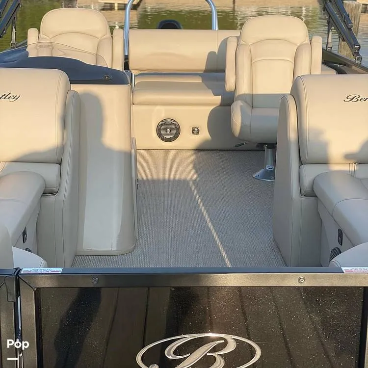 Slide: The Image of Bentley Pontoons 223 Swingback 2021 - 16353313