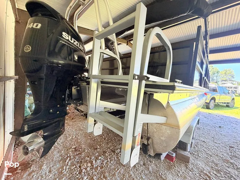 Slide: The Image of Bentley Pontoons 223 Swingback 2021 - 16477858