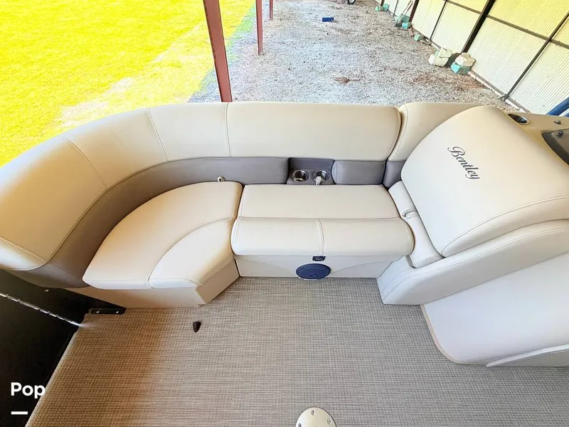 Slide: The Image of Bentley Pontoons 223 Swingback 2021 - 16477871