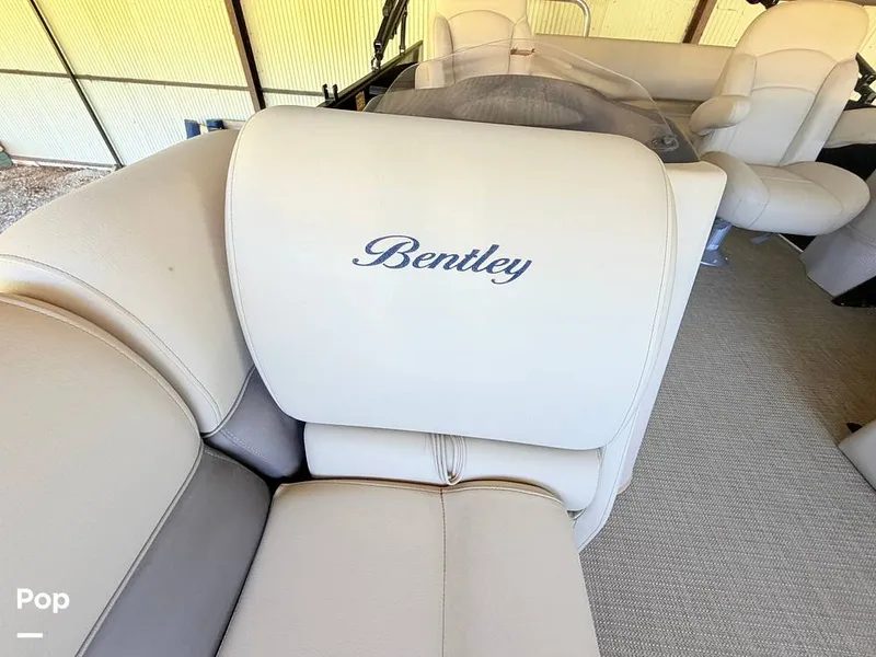 Slide: The Image of Bentley Pontoons 223 Swingback 2021 - 16477872