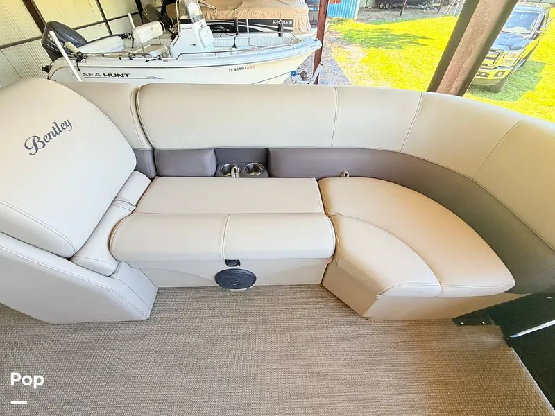 Slide: The Image of Bentley Pontoons 223 Swingback 2021 - 16477875