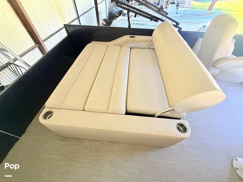 Slide: The Image of Bentley Pontoons 223 Swingback 2021 - 16477889