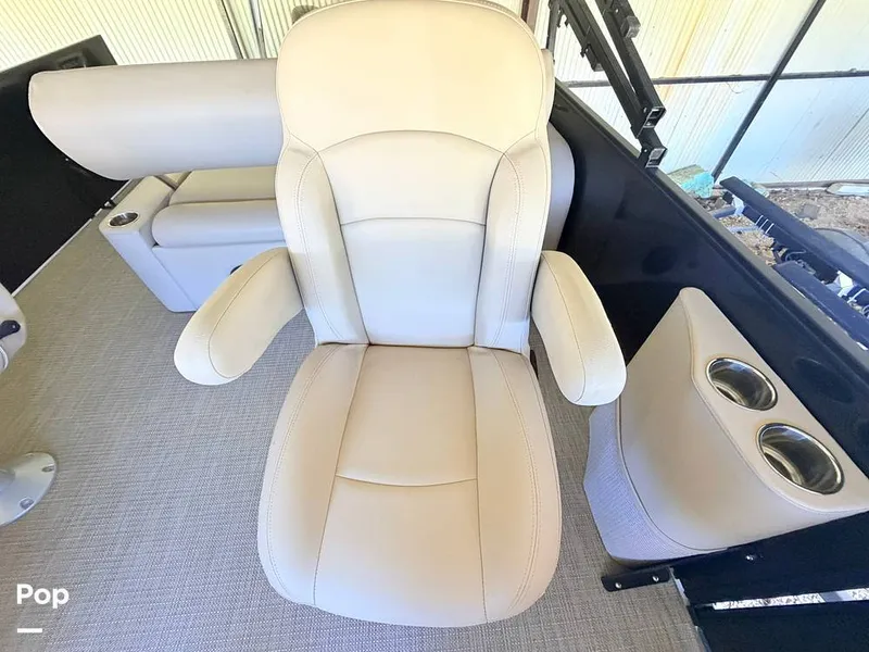 Slide: The Image of Bentley Pontoons 223 Swingback 2021 - 16477905