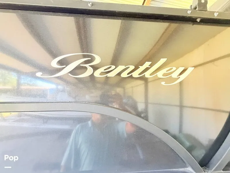 Slide: The Image of Bentley Pontoons 223 Swingback 2021 - 16477843