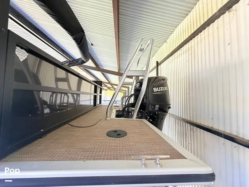 Slide: The Image of Bentley Pontoons 223 Swingback 2021 - 16477845