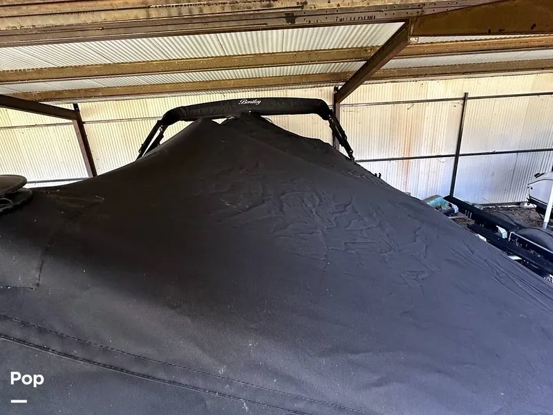 Slide: The Image of Bentley Pontoons 223 Swingback 2021 - 16768050
