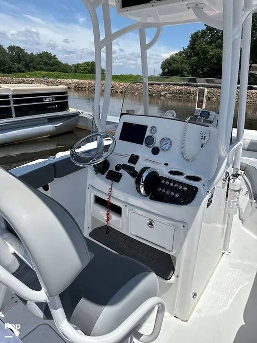 Slide: The Image of NauticStar 22 L 2024 - 16353549