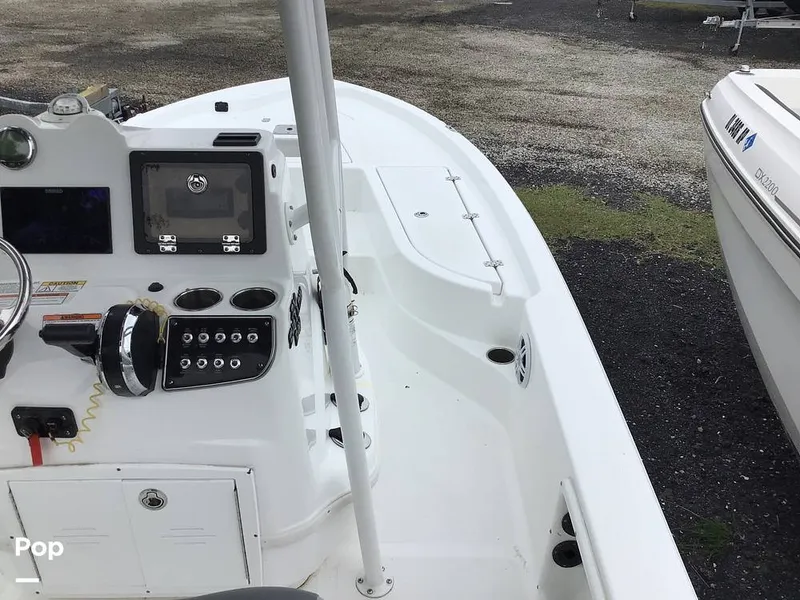 Slide: The Image of NauticStar Shallow Bay 2025 - 16763484