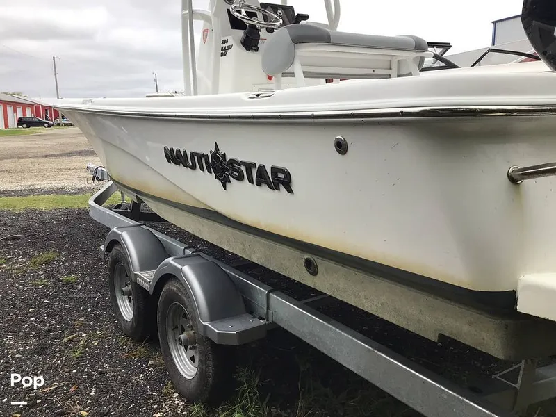 Slide: The Image of NauticStar Shallow Bay 2025 - 16763471