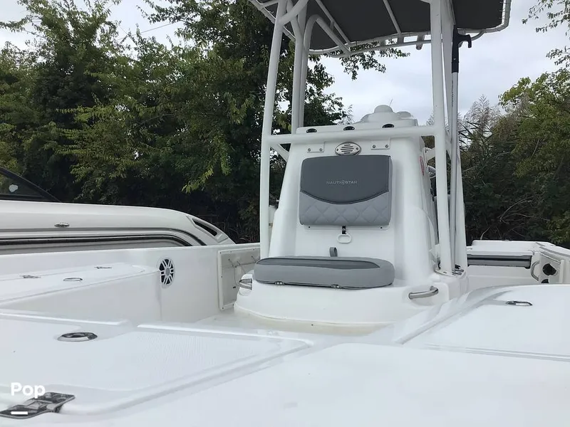 Slide: The Image of NauticStar Shallow Bay 2025 - 16763476