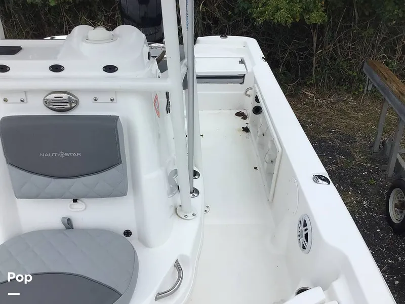 Slide: The Image of NauticStar Shallow Bay 2025 - 16763517