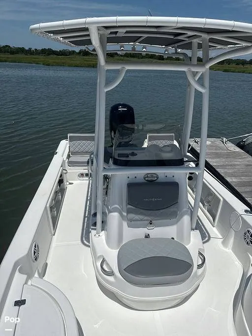 Slide: The Image of NauticStar Shallow Bay 2025 - 16356048