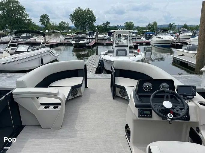 Slide: The Image of Harris Seabreeze 230 2024 - 16357488