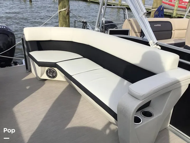 Slide: The Image of Harris 230 Breeze 2025 - 16783400