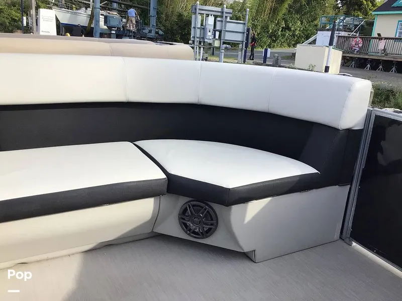 Slide: The Image of Harris 230 Breeze 2025 - 16783391