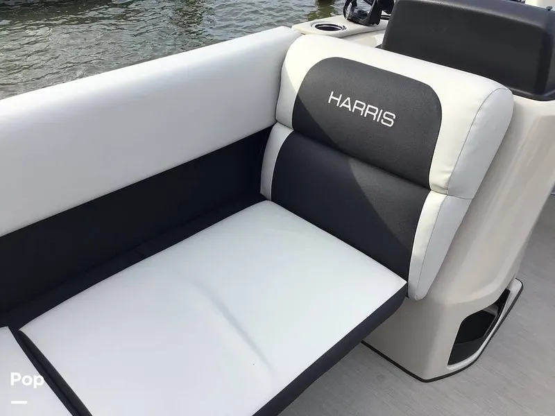 Slide: The Image of Harris 230 Breeze 2025 - 16783397
