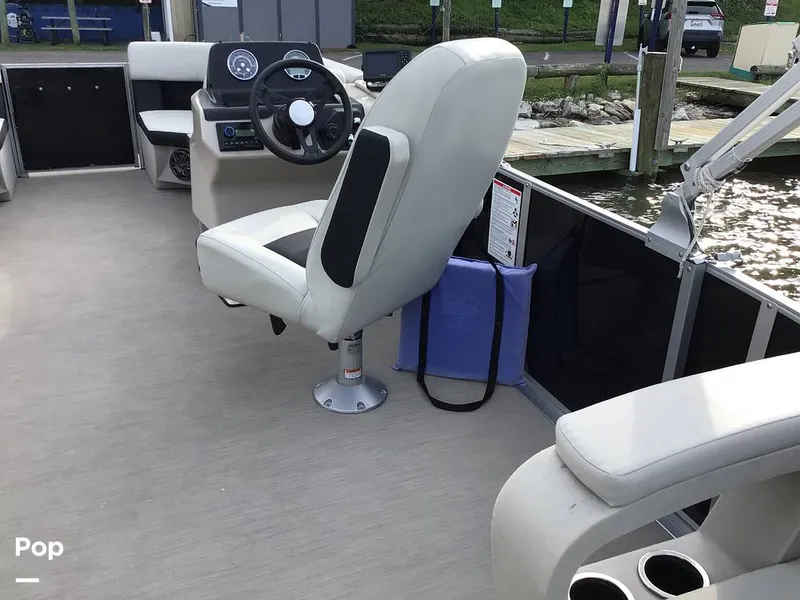 Slide: The Image of Harris 230 Breeze 2025 - 16783407