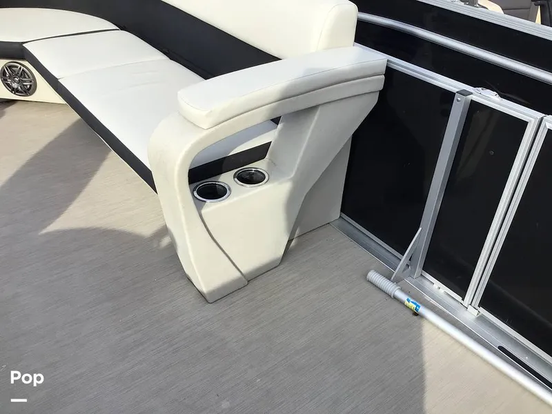 Slide: The Image of Harris 230 Breeze 2025 - 16783399
