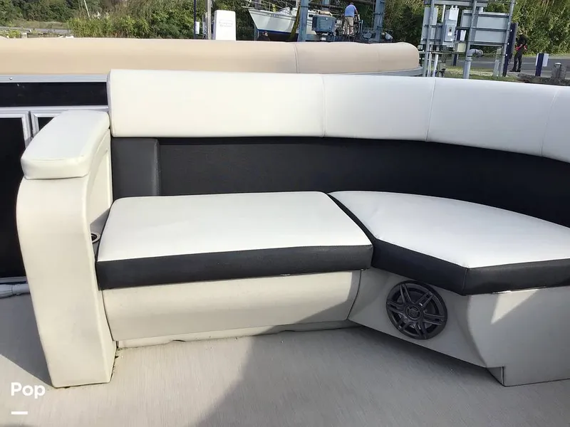 Slide: The Image of Harris 230 Breeze 2025 - 16783392
