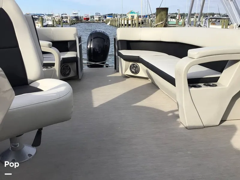 Slide: The Image of Harris 230 Breeze 2025 - 16783395
