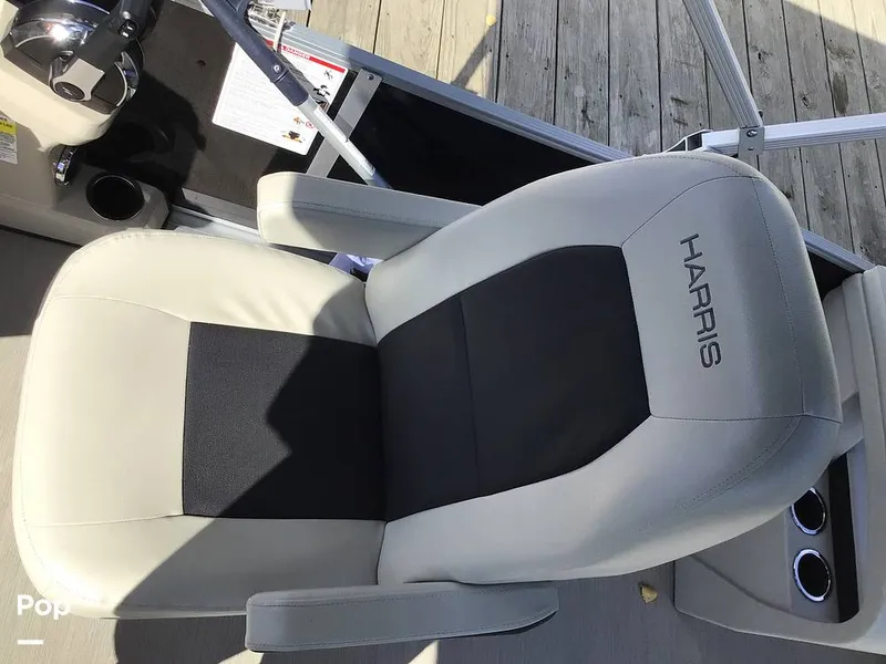 Slide: The Image of Harris Breeze 230 2025 - 16810511