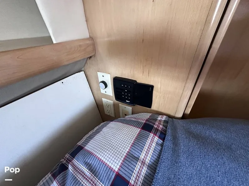 Slide: The Image of Carver Yachts 355 AFT CABIN 1997 - 16370868