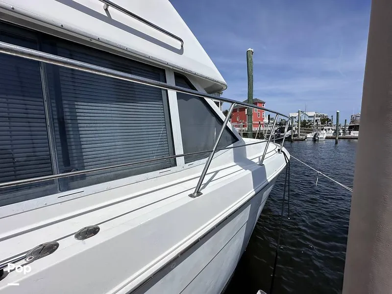 Slide: The Image of Carver Yachts 355 AFT CABIN 1997 - 16370800