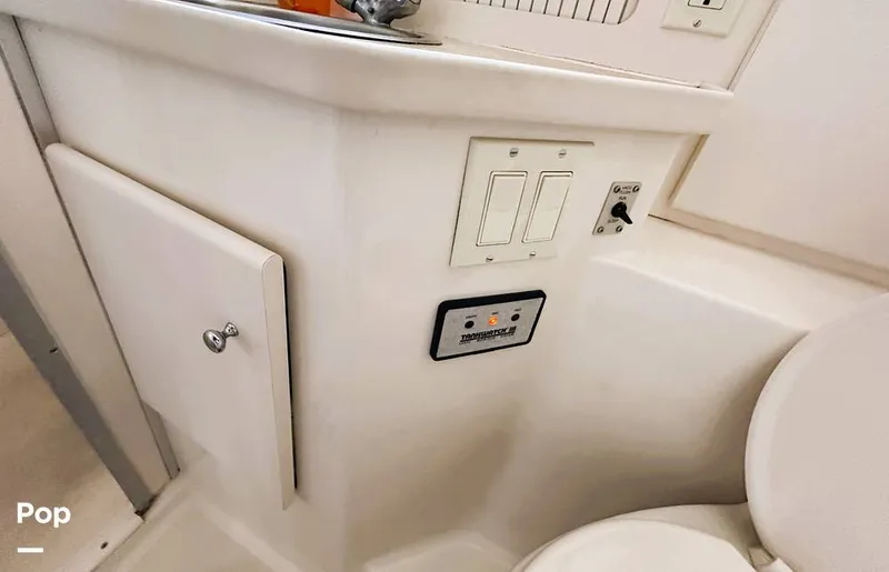 Slide: The Image of Carver Yachts 355 AFT CABIN 1997 - 16370875