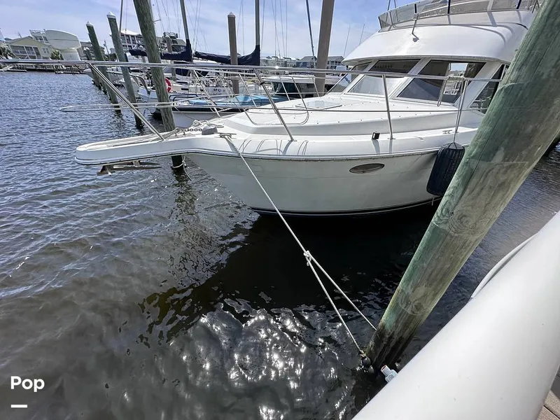 Slide: The Image of Carver Yachts 355 AFT CABIN 1997 - 16370811