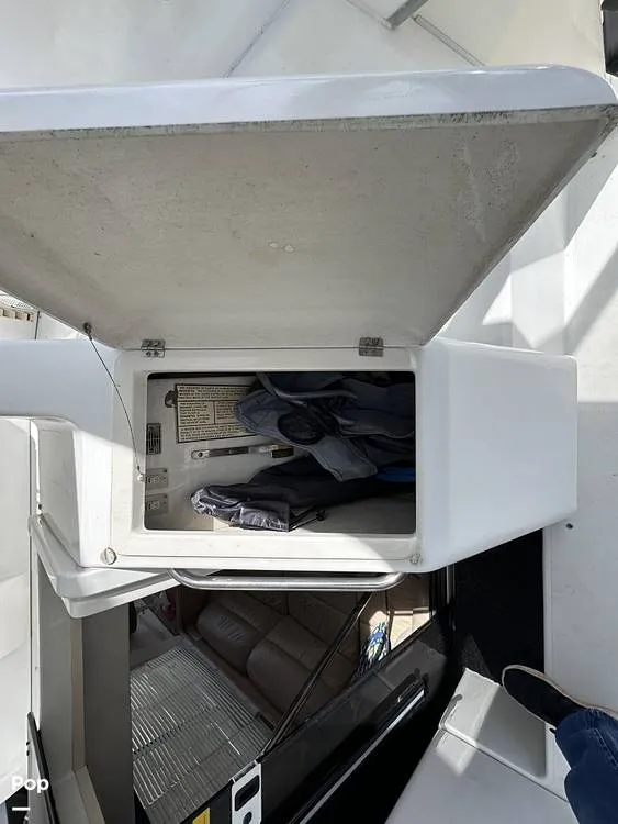 Slide: The Image of Carver Yachts 355 AFT CABIN 1997 - 16370765