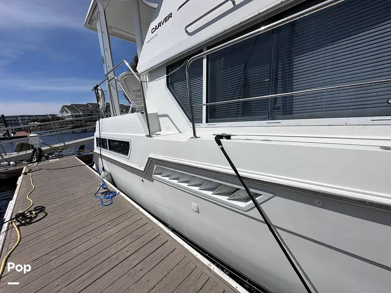 Slide: The Image of Carver Yachts 355 AFT CABIN 1997 - 16370802