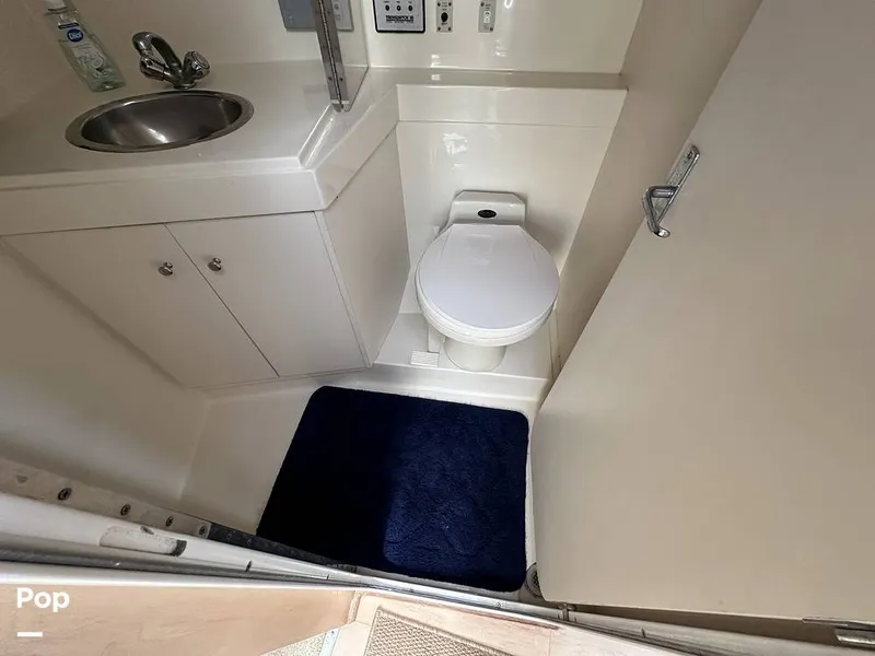 Slide: The Image of Carver Yachts 355 AFT CABIN 1997 - 16370843