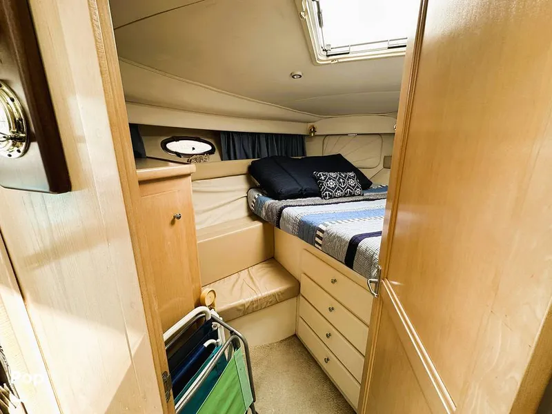 Slide: The Image of Carver Yachts 355 AFT CABIN 1997 - 16370844