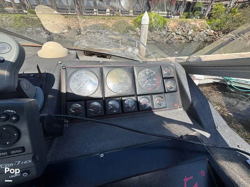 Slide: The Image of Bayliner 3555 Avanti 1990 - 16501397