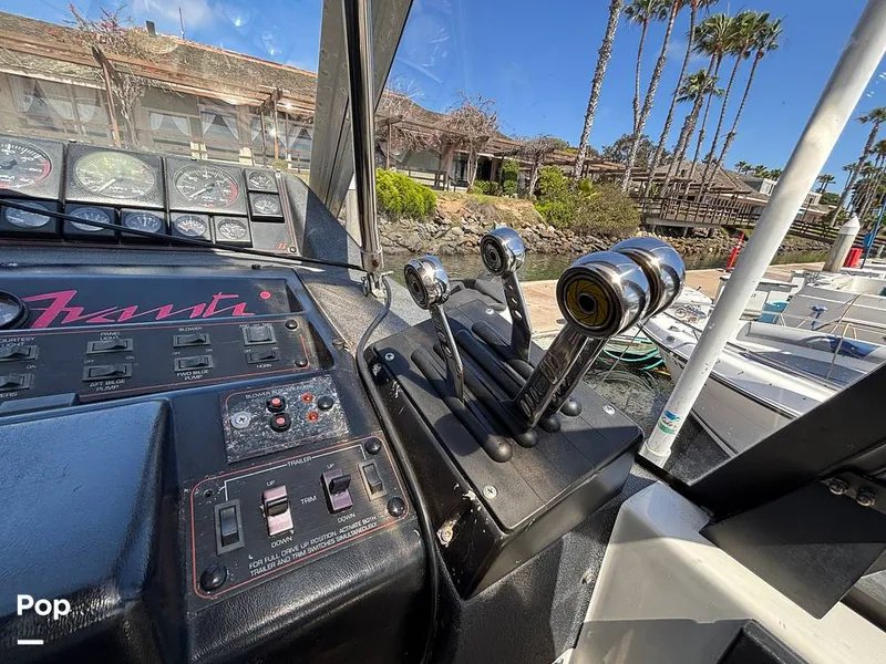 Slide: The Image of Bayliner 3555 Avanti 1990 - 16501391