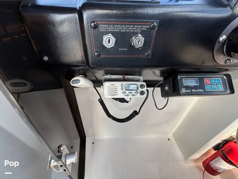 Slide: The Image of Bayliner 3555 Avanti 1990 - 16501393