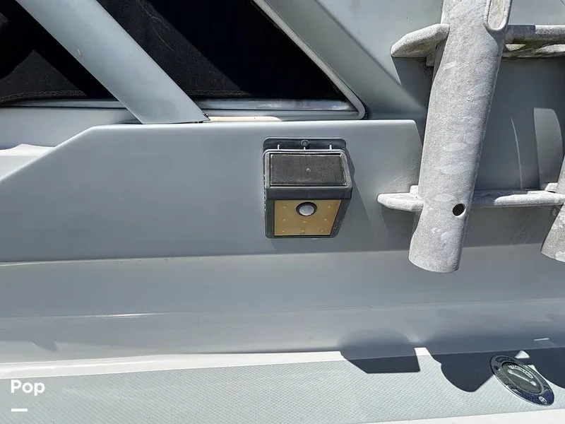Slide: The Image of Bayliner 3555 Avanti 1990 - 16501453
