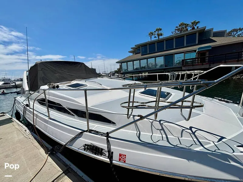Slide: The Image of Bayliner 3555 Avanti 1990 - 16507332