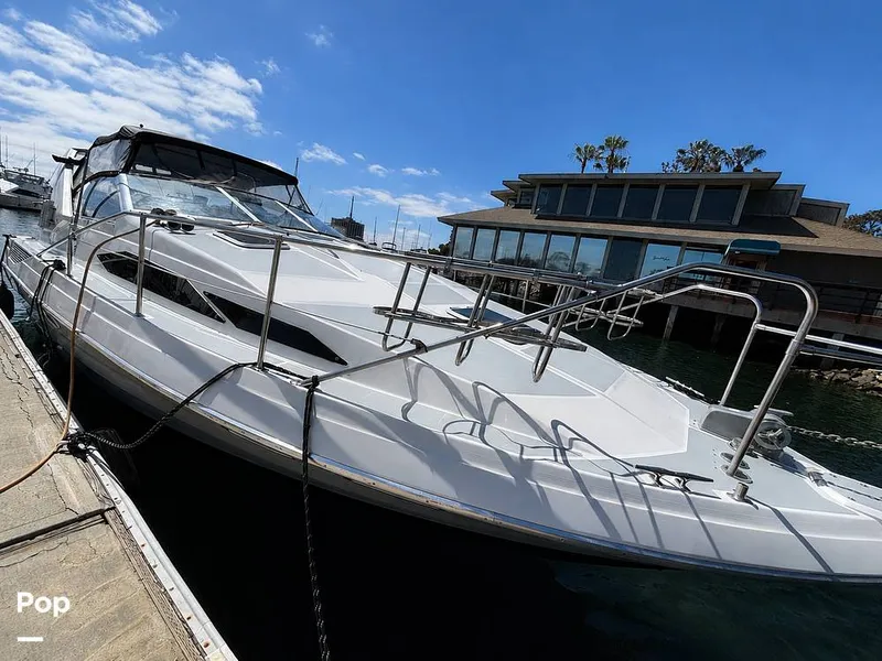 Slide: The Image of Bayliner 3555 Avanti 1990 - 16506468
