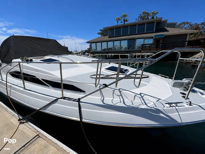 Slide: The Image of Bayliner 3555 Avanti 1990 - 16506469