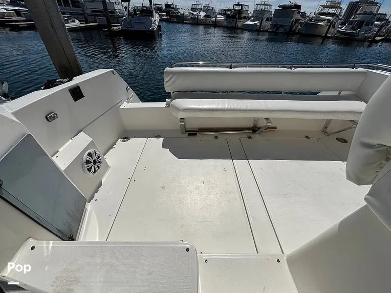 Slide: The Image of Bayliner 3555 Avanti 1990 - 16501420