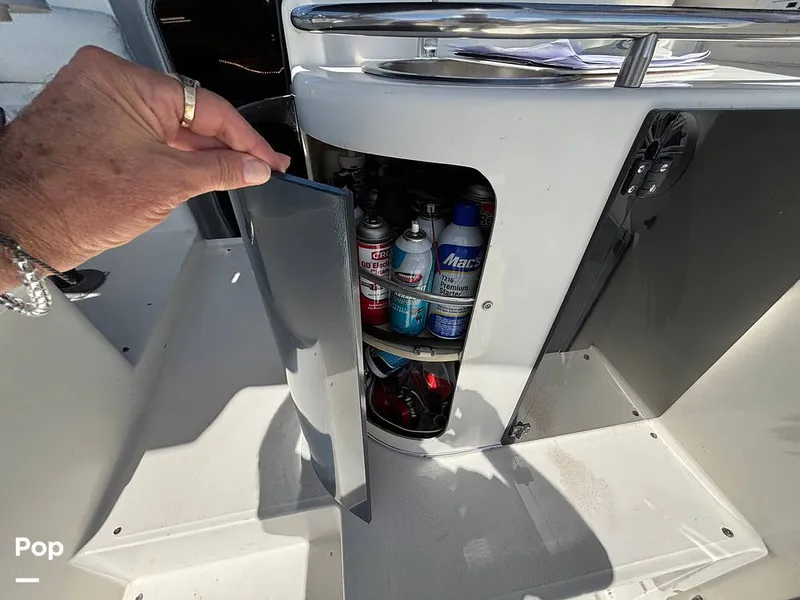 Slide: The Image of Bayliner 3555 Avanti 1990 - 16501410