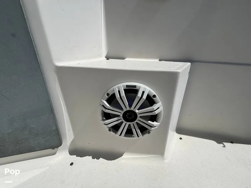 Slide: The Image of Bayliner 3555 Avanti 1990 - 16501415