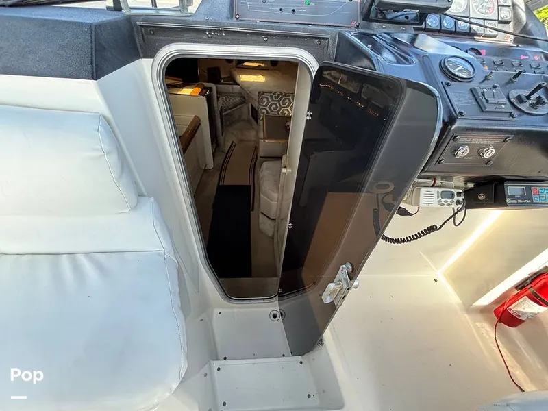 Slide: The Image of Bayliner 3555 Avanti 1990 - 16501385