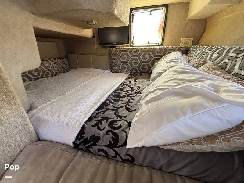 Slide: The Image of Bayliner 3555 Avanti 1990 - 16501345